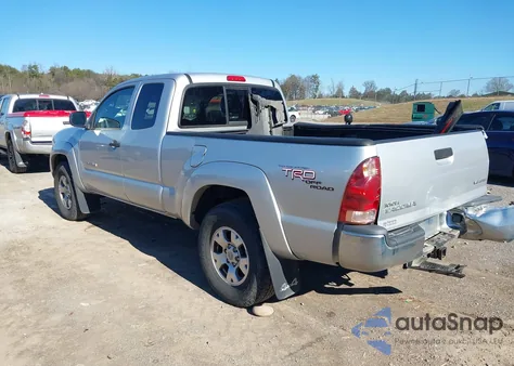 2005 Toyota Tacoma Base V6 z USA, uszkodzony, nr VIN 5TEUU42N25Z141956